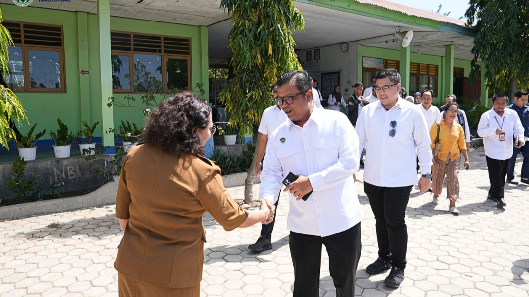 BGN Kabupaten Natuna Bersama BPOM dan PCO RI Tinjau Pelaksanaan MBG di Kupang
